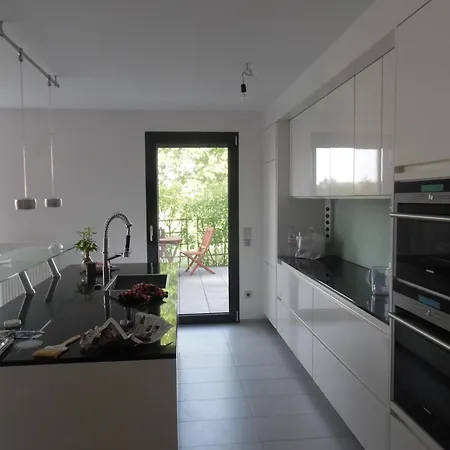 Cozy With A Garden, 25min Drive From The Apartment Godbrange